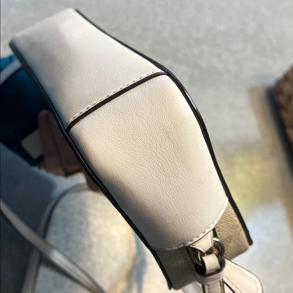 Coach Cream crossbody - Picture 8 of 10